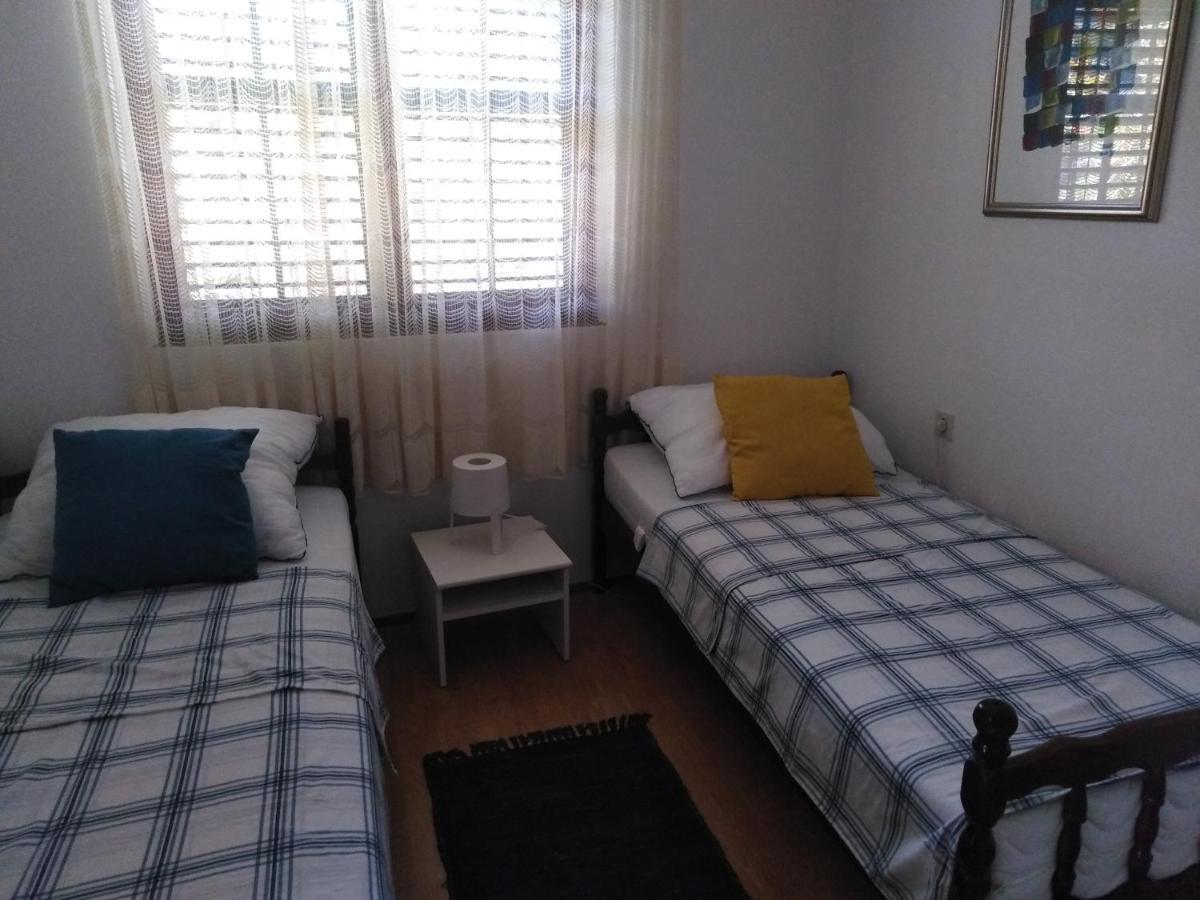 Apartament By The Sea Basina, Hvar - 542 *